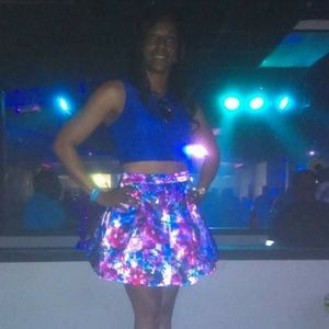 2 Piece Skirt Set In Excellent Condition